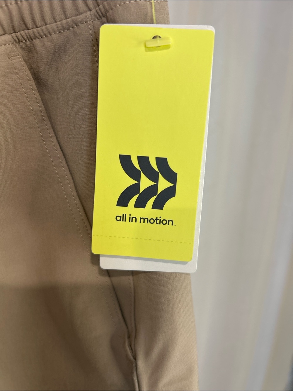 All in Motion Men’s Hybrid Shorts NWT Medium Beige Stretch Active Golf Casual - Picture 3 of 5